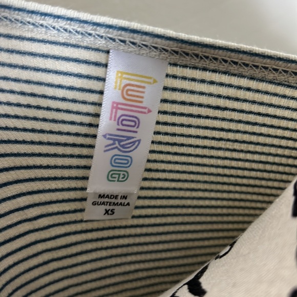 LuLaRoe Classic T - Picture 4 of 5